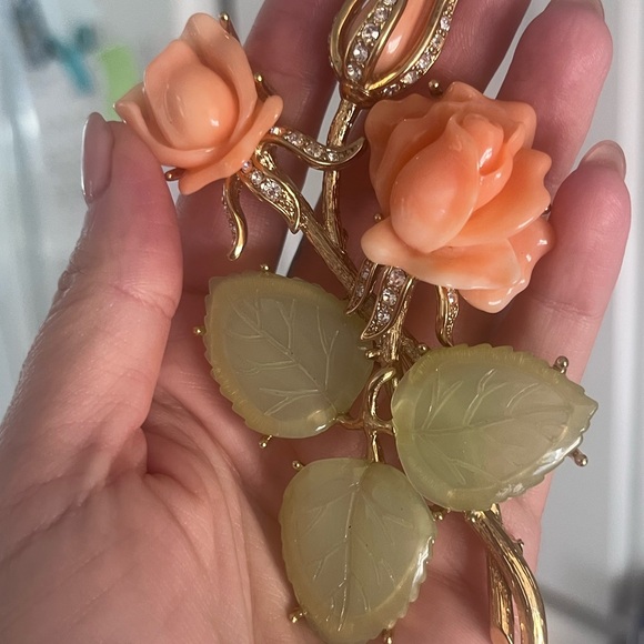 Nolan Miller collectible brooch - Picture 2 of 4